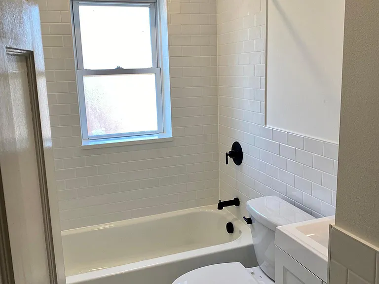 1031 Sanford Ave — Photo 10