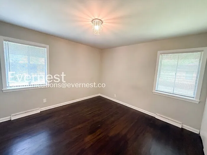 9825 Maple Ln — Photo 11