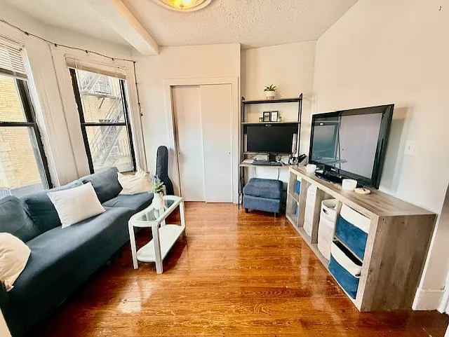 Studio, 9999 sqft, $2,300 — Photo 3