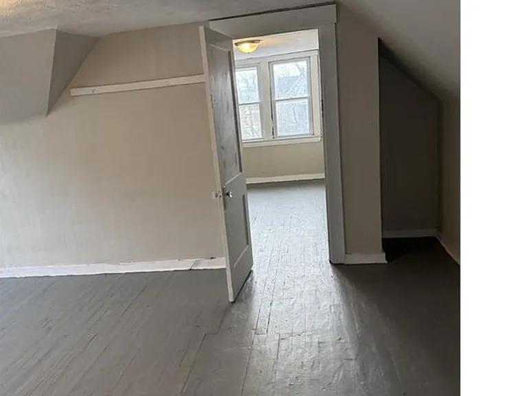 11903 Fairport Ave — Photo 18