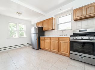 2219 49th St #3A, Astoria, NY 11105