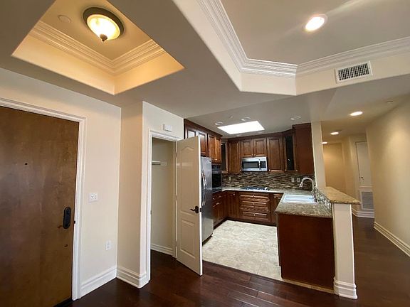 2nd image of 4824 Tujunga Ave
