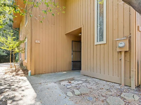 836 Lake Hollow Blvd SW, Marietta, GA 30064