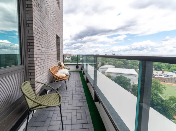 3745 Riverdale Avenue image 7 of 12