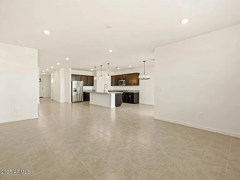 37406 W San Clemente St — Photo 7