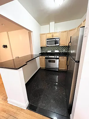 Rented by Amin Property Group Inc | media 10