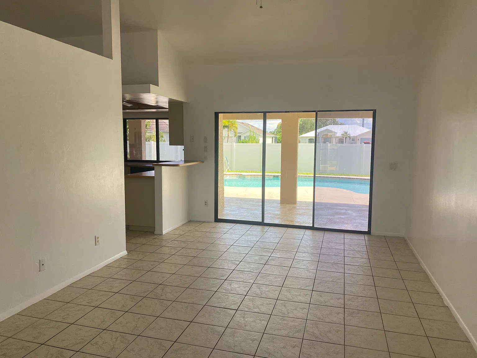 3 bed, 1488 sqft, $2,200 — Photo 2