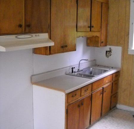 2nd image of 1106 Weaver St