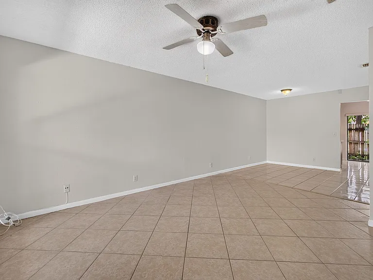 12395 Peconic Ct — Photo 6