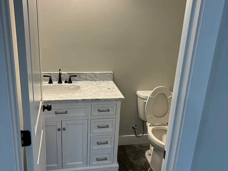 115B Ten Oaks Ln #B — Photo 7
