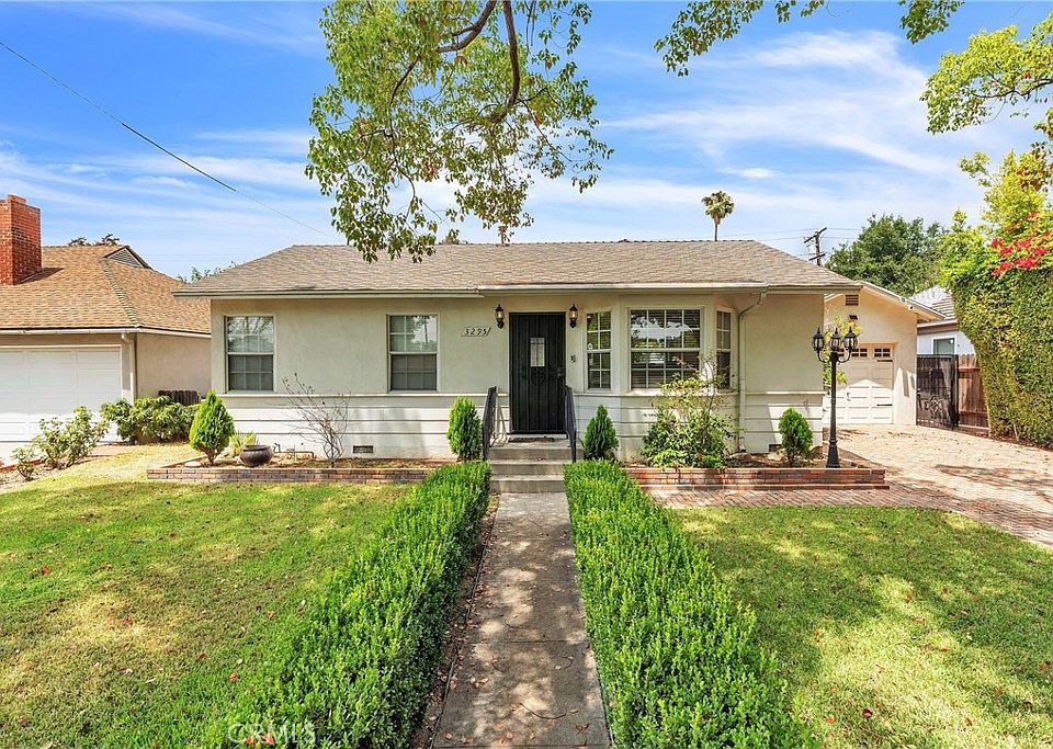 1st image of 3295 Las Lunas St