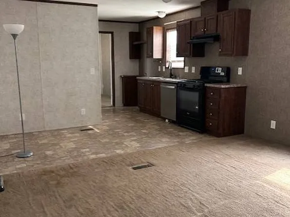 911 18th Ave N, Wahpeton, ND 58075