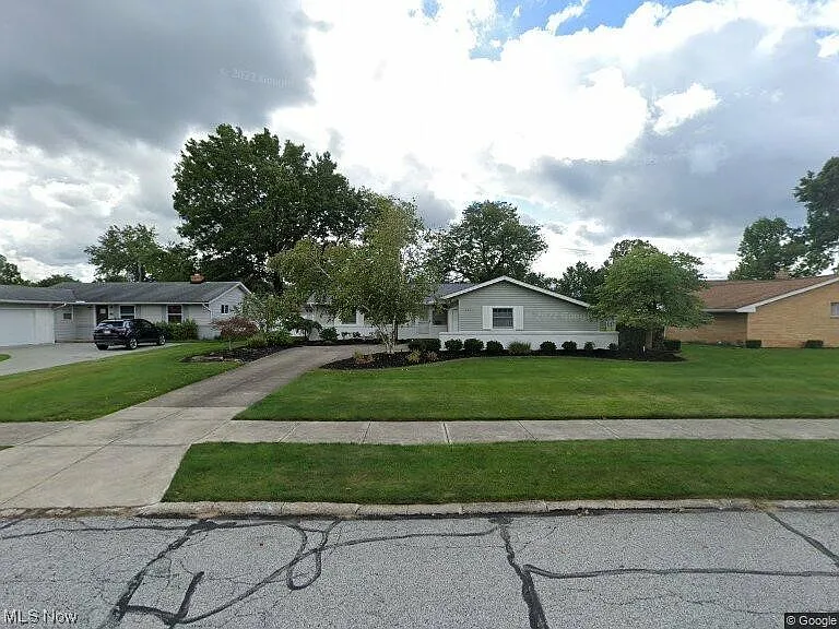 7925 Royal Ridge Dr photo 1