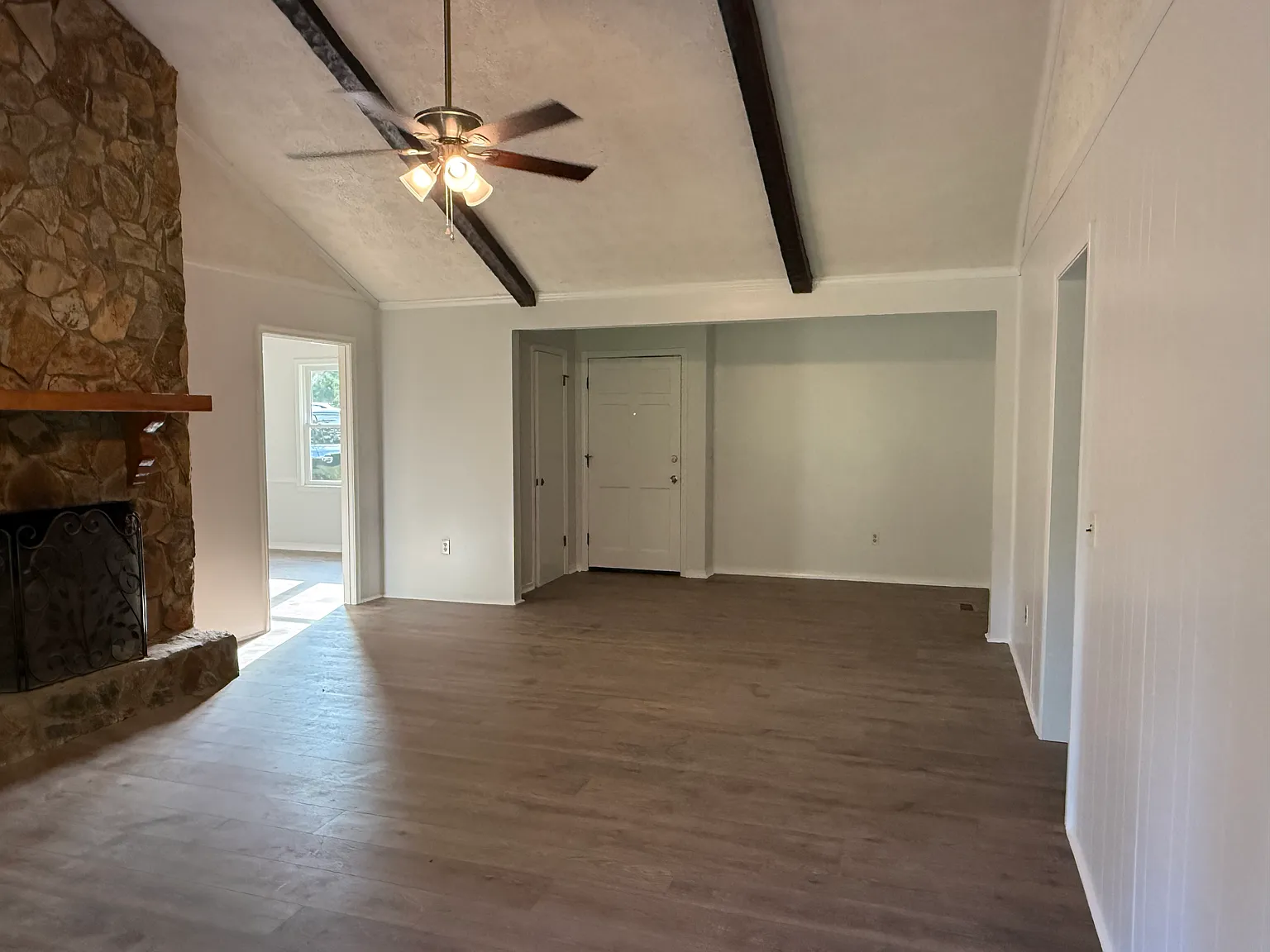 3 bed, 1700 sqft, $2,100 — Photo 3