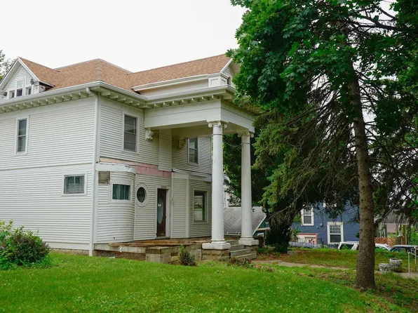2306 Douglas St, Sioux City, IA 51104