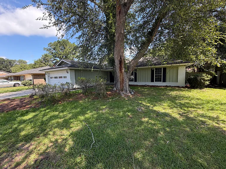 7612 Peridot Ln — Photo 2