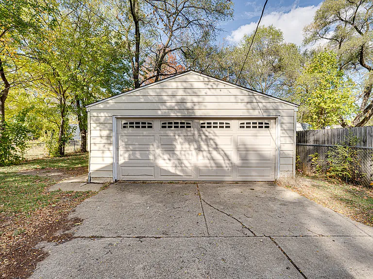 1823 Overdene Ave — Photo 3