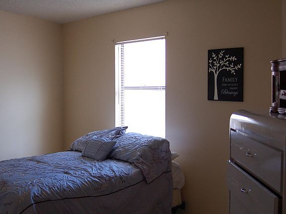 5th image of 1040 Cardonna St