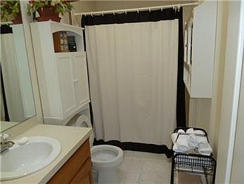 2nd image of 8 Saint Charles Ave