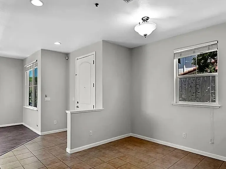168 Caroline Ln — Photo 5