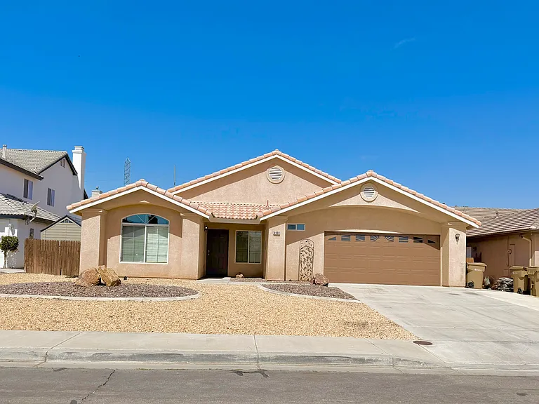 8938 Wedgewood Ct — Photo 1