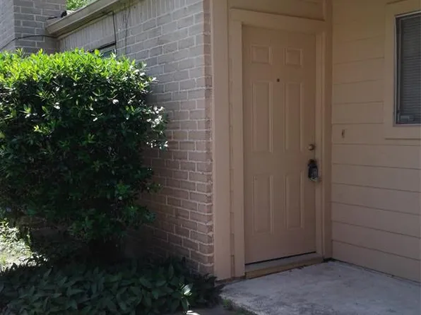 11927 Lakewood West Dr, Cypress, TX 77429