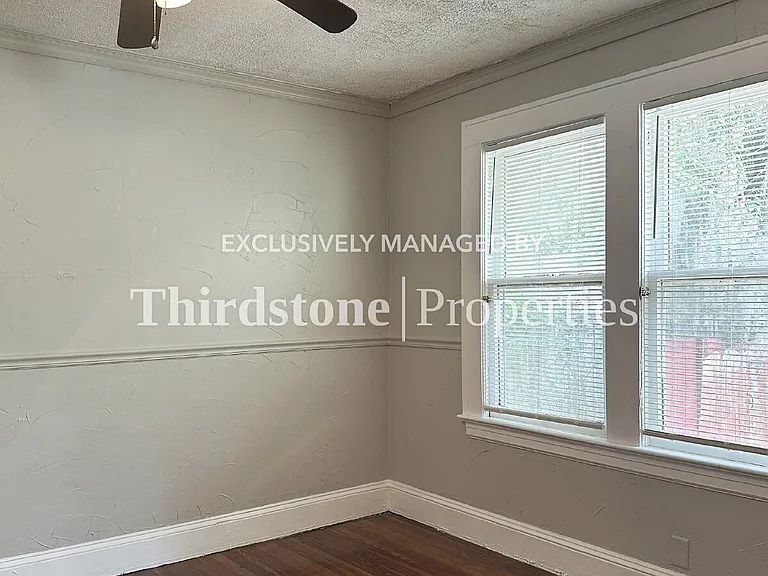 961 Dorchester St — Photo 11