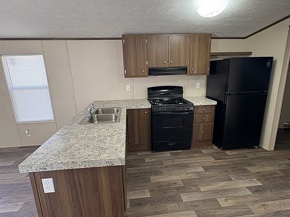 4th image of 19 Amos Valley Dr