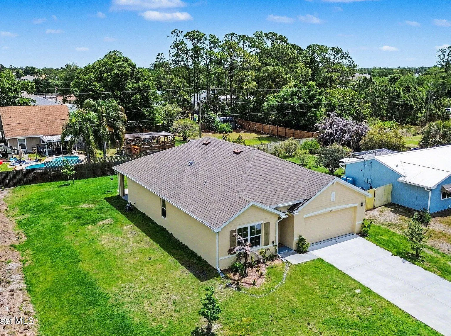 4 bed, 2.0 bath, 1830 sqft, $2,300 — Photo 4