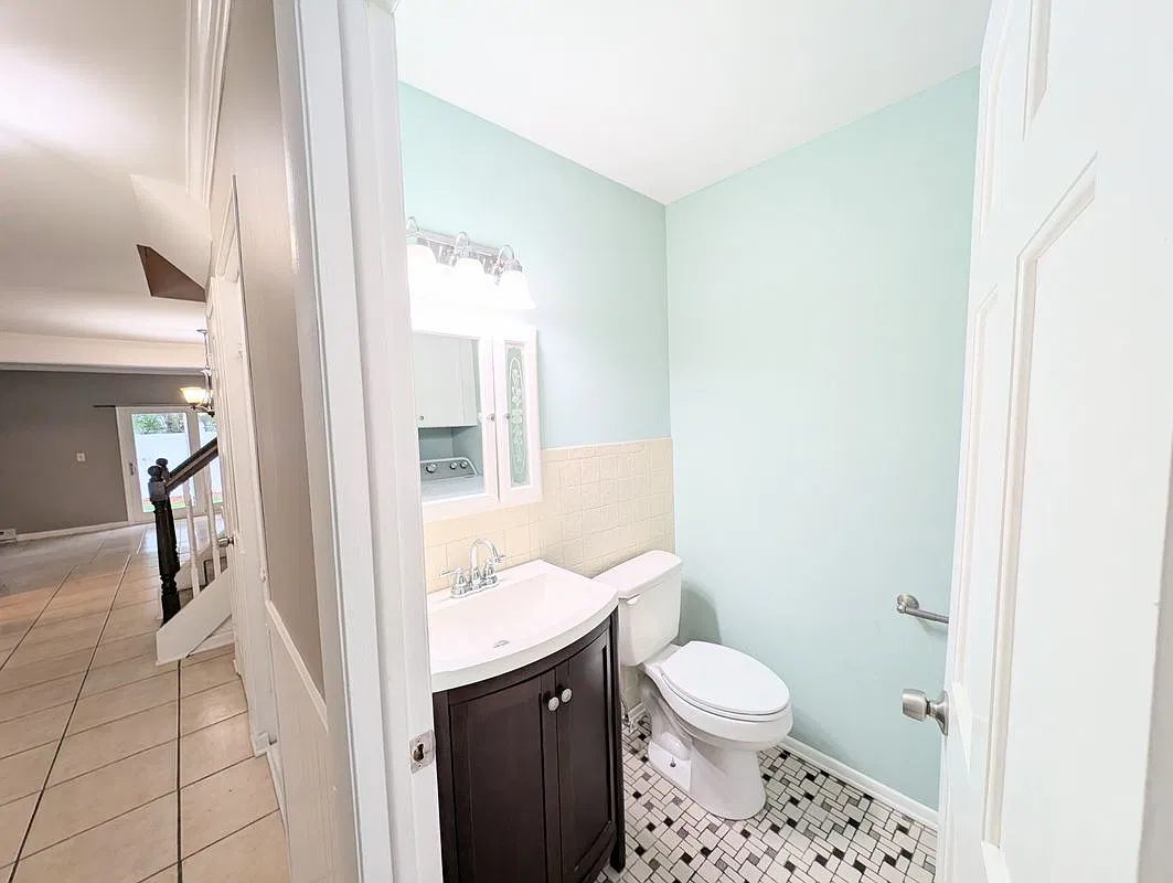 2 bed, 1.5 bath, 1100 sqft, $1,800 — Photo 3