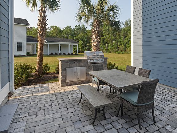 Outdoor Entertaining Patio