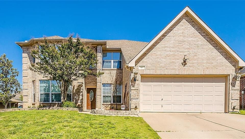 1st image of 907 Hidden Oaks Dr