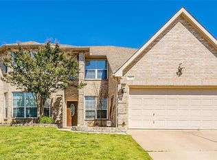 907 Hidden Oaks Dr, Burleson, TX 76028