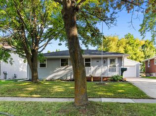 126 Mary St, Combined Locks, WI 54113