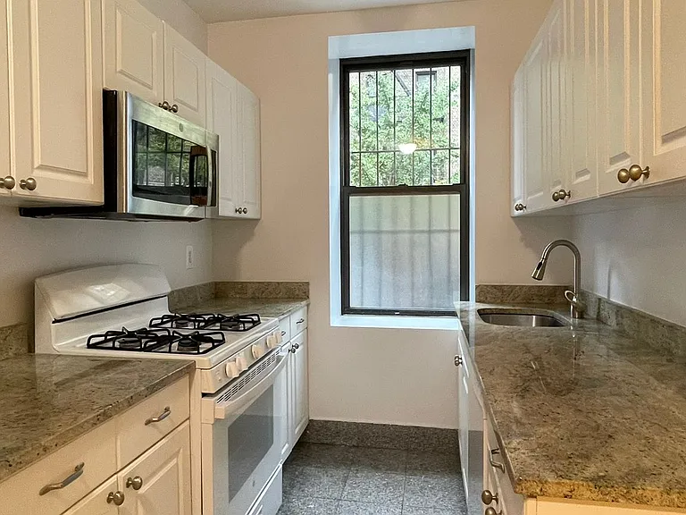 326 Fort Washington Ave #1B — Photo 4