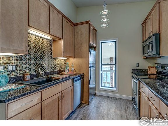 Glass tile backsplash