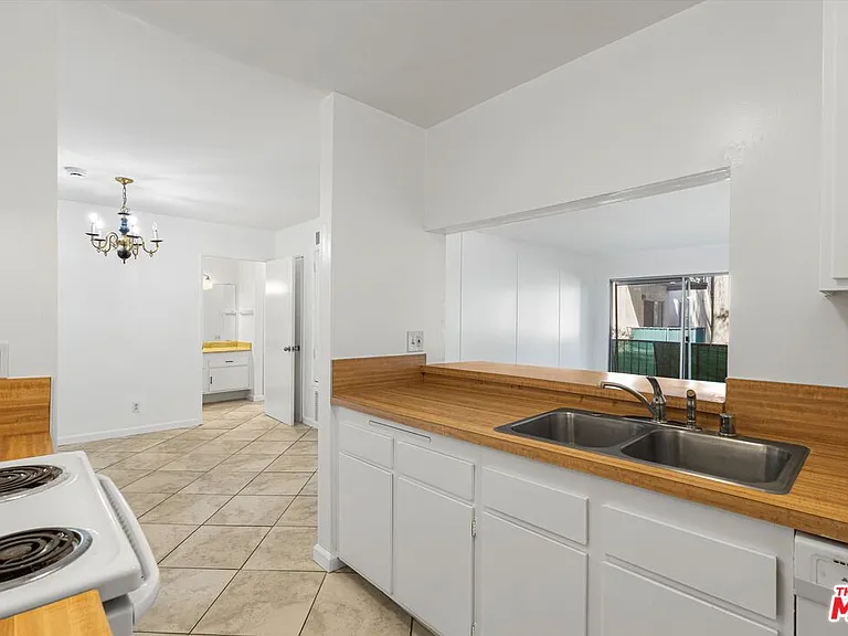 5460 White Oak Ave #A105 — Photo 9