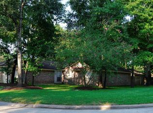 40 Country Forest Ct, Spring, TX 77380