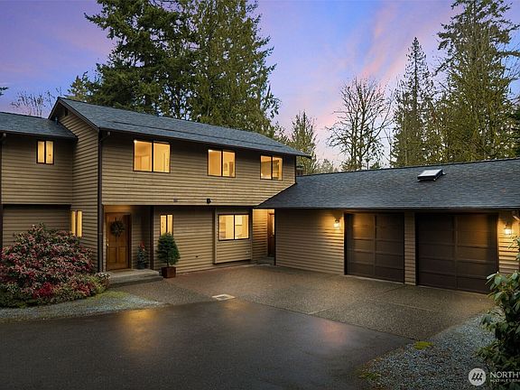 2nd image of 18557 W Lake Desire Drive SE