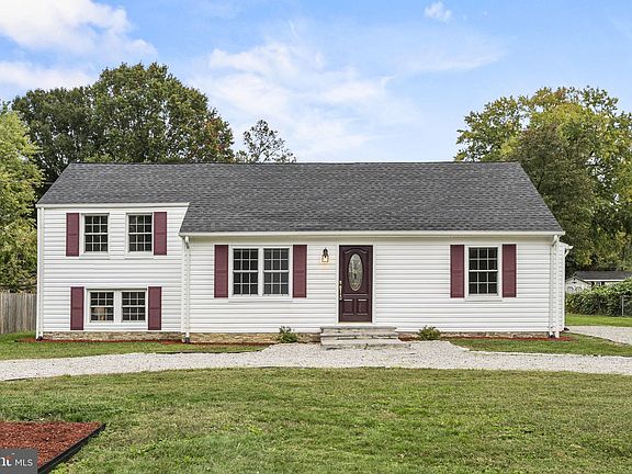 3rd image of 8505 Rosemont Cir