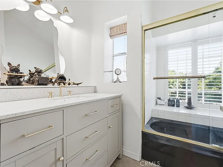 810 Wesleyan Bay #36 — Photo 21