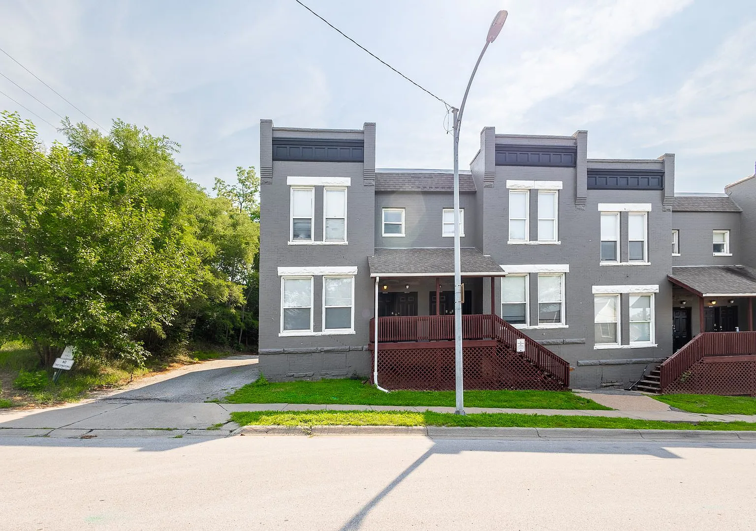 N 29th Street Apartments — Photo 2