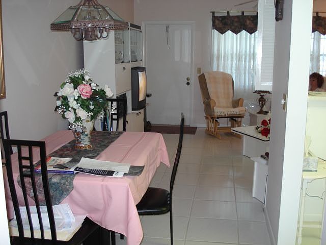 1st image of 115 Farnham E