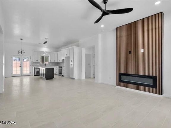 4th image of 370 Willow Dr