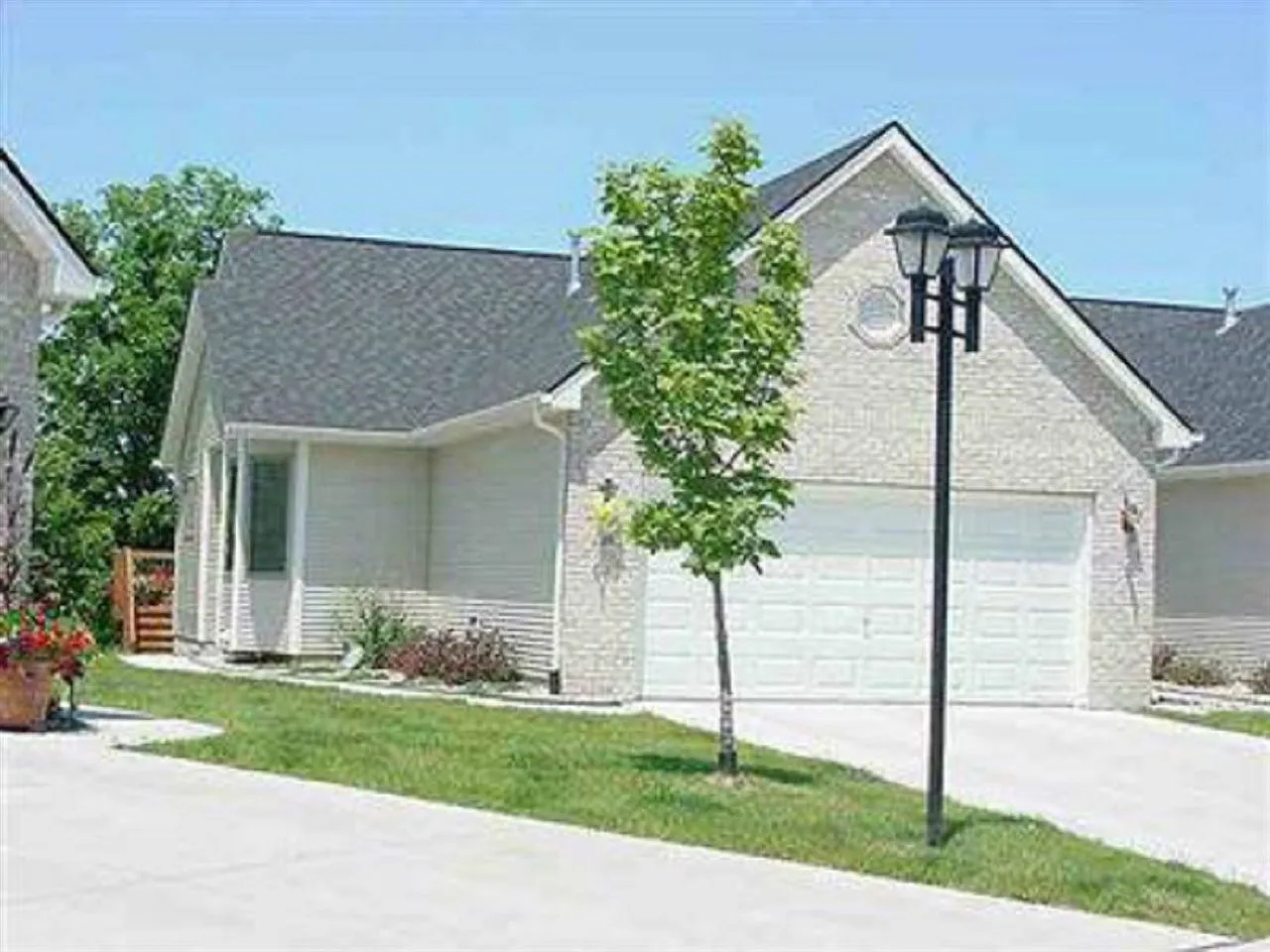 1125 Jenna Dr photo 1