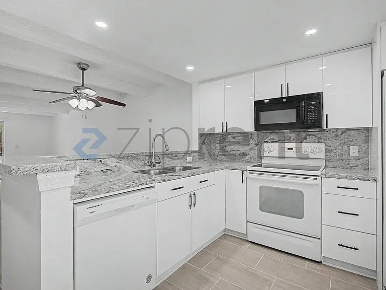10110 Boca Entrada Blvd #201 — Photo 2