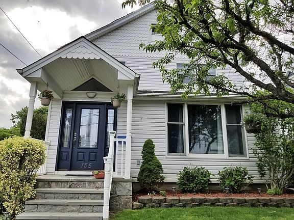 2nd image of 155 Jefferson Ave