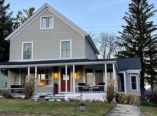 1317 Park Row St, Lake Geneva, WI 53147