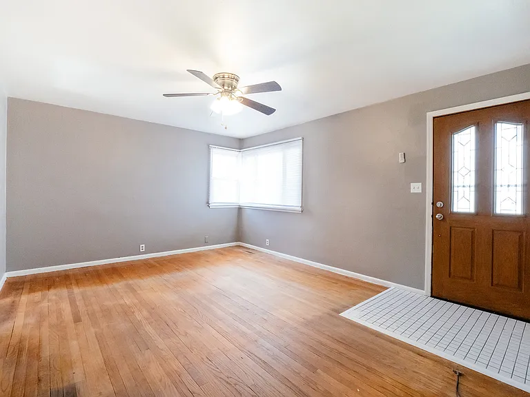 1015 Brough Ave — Photo 5