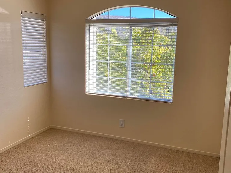 26418 Honor Ln — Photo 8
